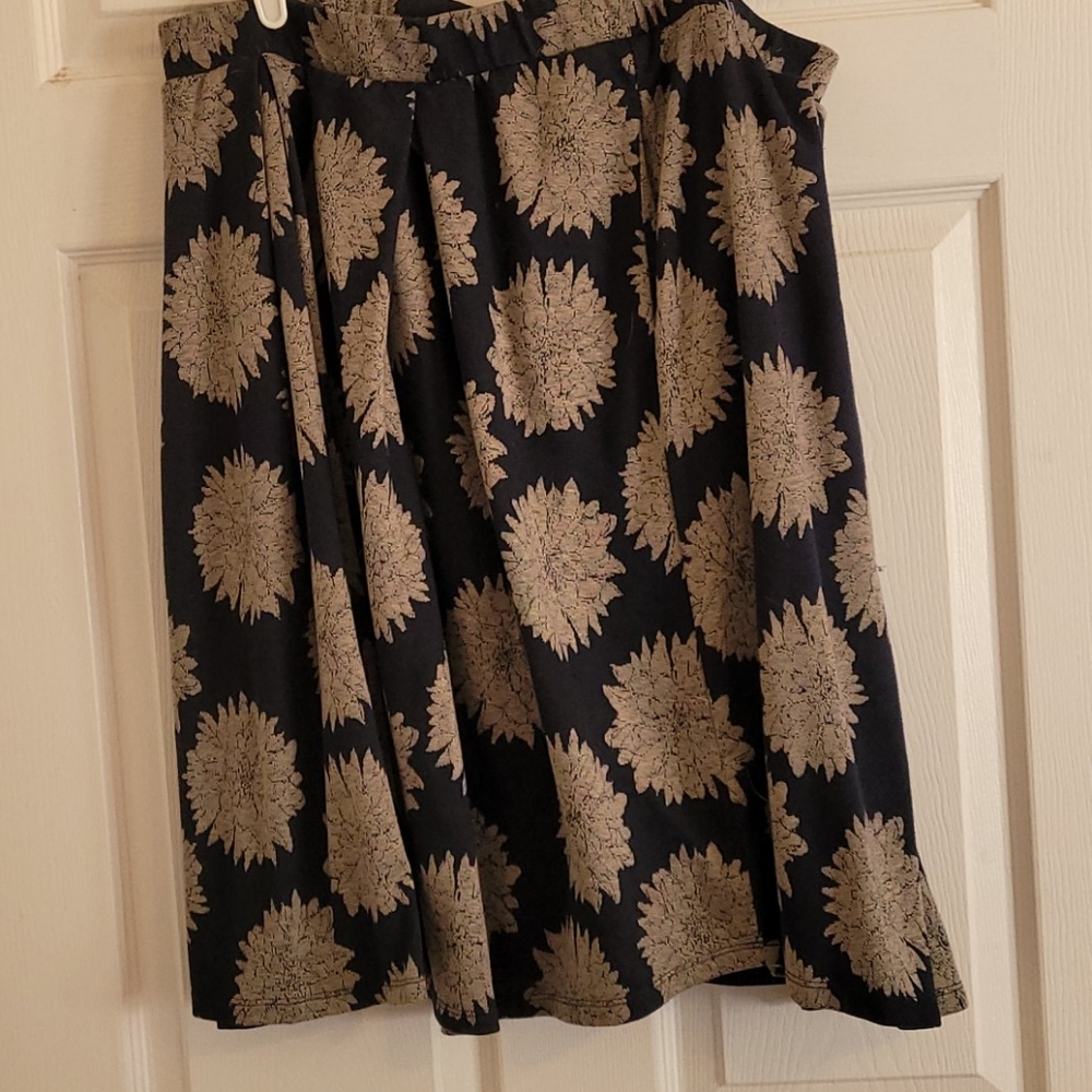 Lularoe skirt